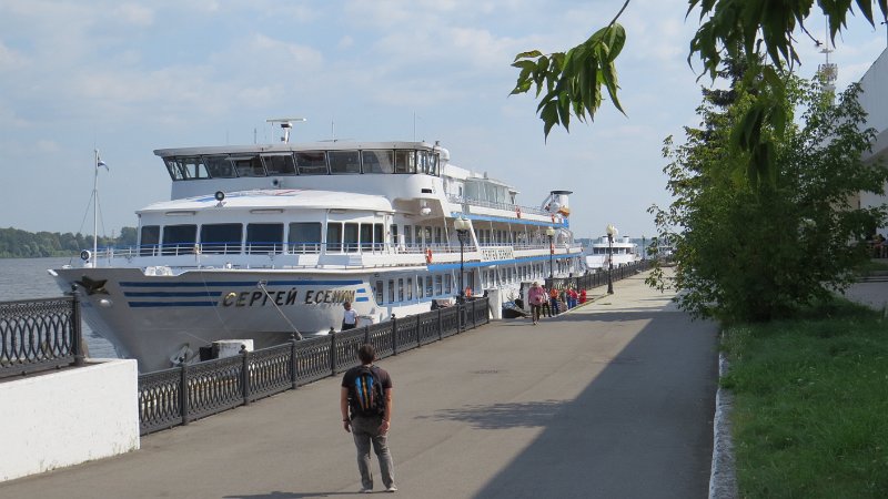 G (11) The Sergei Yesenin at Yaroslavl.JPG